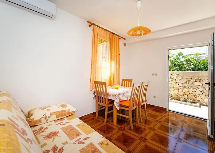 Apartamento Gorgeous In With Wifi Ražanac
