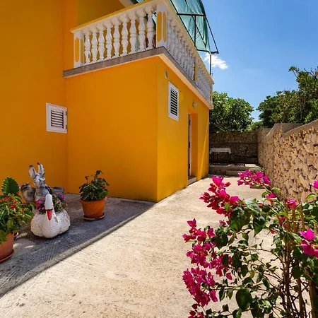 1 Bedroom Stunning In