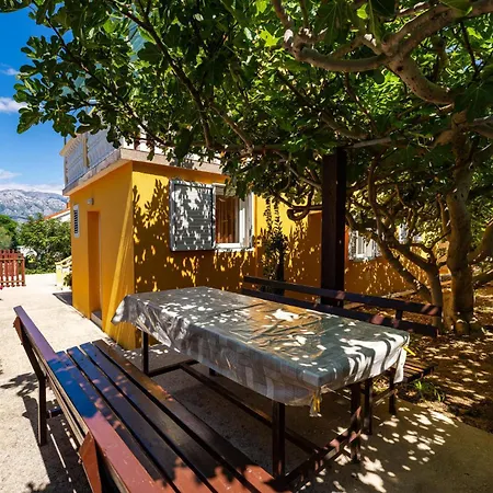 1 Bedroom Stunning In * Ражанац