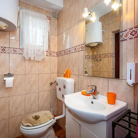 1 Bedroom Stunning In * Ражанац